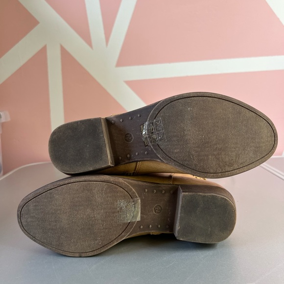 NWOT Over the knee lace up boots - Picture 8 of 14